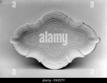 Plat à la cuillère. Culture : British (marché américain). Dimensions : 6 1/2 x 4 1/8 in. (16,5 x 10,5 cm). Date : 1740-60. Musée : Metropolitan Museum of Art, New York, USA. Banque D'Images