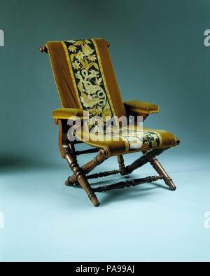 Fauteuil inclinable. Culture : L'Américain. Dimensions : 38 x 26 x 33 1/2 in. (97,8 x 66 x 83,8 cm). Bouilloire : George Jakob Hunzinger (1835-1898). Date : après 1866. Musée : Metropolitan Museum of Art, New York, USA. Banque D'Images