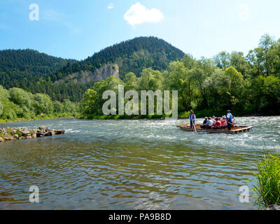 Pologne - Radeaux de rafting sur la rivière Dunajec en Pieniny Banque D'Images