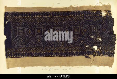 Fragment de textile. Culture : le copte. Dimensions : hors tout : 12 1/2 x 23 3/4 in. (31,8 x 60,3 cm). Date : 5e-6e siècle. Musée : Metropolitan Museum of Art, New York, USA. Banque D'Images