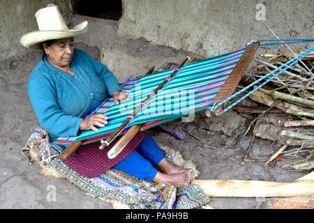 Part tisser dans Las Huaringas SALALA ' ' - HUANCABAMBA.. .Département de Piura au Pérou Banque D'Images