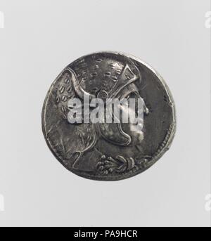 Tetradrachme de Séleucus I. Culture : Les Séleucides. Dimensions : diam. 2.7 cm Poids : 17 gr.. Date : ca. 312-281 av. J.-C.. De l'argent--comme un moyen d'échange, un mode de paiement, et d'une norme de valeur--était en usage dans l'Orient ancien bien avant l'invention de la monnaie en Lydie au cours du septième siècle avant J.-C. Début de textes mésopotamiens d'enregistrer les paiements d'argent pesait en shekels (environ 8,3 grammes), Minas (environ 500 grammes), et des talents, ou âne-charges (environ 30 kilogrammes), mais la valeur des objets a également été converti en valeur égale le poids des grains, le cuivre, et l'étain. La connexion entre l'argent et Weig Banque D'Images