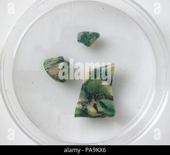 Des fragments de verre. Culture : le copte. Dimensions : Stockage (petri diam.) : 2 3/16 in. (5,5 cm). Date : 4ème-7ème siècle. Musée : Metropolitan Museum of Art, New York, USA. Banque D'Images