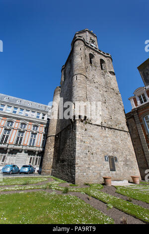 Ville de Boulogne-sur-Mer, France. Vue pittoresque du Beffroi, situé à la Haute-Ville Place de la résistance. Banque D'Images