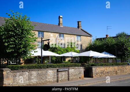 Le lapin sauvage, Kingham, Oxfordshire, UK Banque D'Images