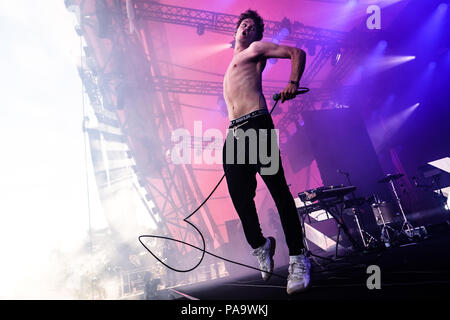Le Danemark, Roskilde - Juillet 4, 2018. Le chanteur et multi-instrumentiste Saveus effectue un concert live au cours de la Danish music festival Festival de Roskilde en 2018. (Photo crédit : Gonzales Photo - Flemming Bo Jensen). Banque D'Images
