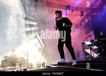 Le Danemark, Roskilde - Juillet 4, 2018. Le chanteur et multi-instrumentiste Saveus effectue un concert live au cours de la Danish music festival Festival de Roskilde en 2018. (Photo crédit : Gonzales Photo - Flemming Bo Jensen). Banque D'Images