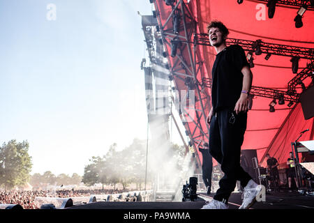 Le Danemark, Roskilde - Juillet 4, 2018. Le chanteur et multi-instrumentiste Saveus effectue un concert live au cours de la Danish music festival Festival de Roskilde en 2018. (Photo crédit : Gonzales Photo - Flemming Bo Jensen). Banque D'Images
