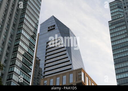 Concept de l'état réel. Le luxe et l'hôtel de classe et de tours résidentielles. Les façades en verre gratte-ciel (Puerto Madero, Buenos Aires, Argentine) Banque D'Images