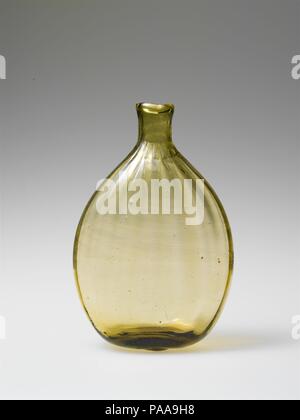 Bouteille de Poche. Culture : L'Américain. Dimensions : H. 5 7/16 in. (13,8 cm). Date : 1815-45. Musée : Metropolitan Museum of Art, New York, USA. Banque D'Images