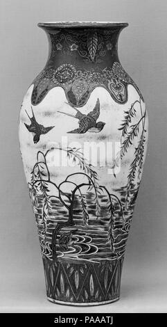 Vase. Culture : le Japon. Dimensions : H. 15 3/4 in. (40 cm). Date : 1800. Musée : Metropolitan Museum of Art, New York, USA. Banque D'Images