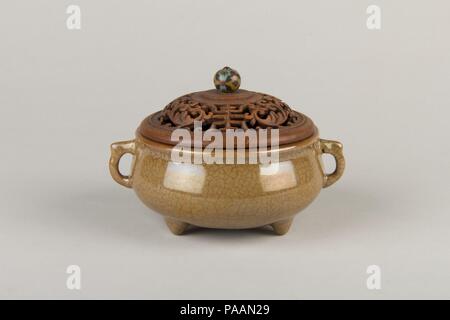 Brûleur d'encens. Culture : la Chine. Dimensions : diam. 5 in. (12,7 cm). Date : fin du 18e-première moitié du 19e siècle. Musée : Metropolitan Museum of Art, New York, USA. Banque D'Images