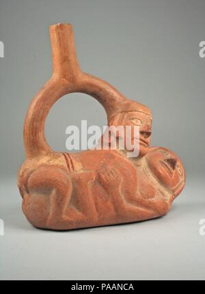 Bouteille de la tuyère d'étrier avec couple. Culture : moche. Dimensions : H. 7. (17,6 cm). Date : 3e-6e siècle. Musée : Metropolitan Museum of Art, New York, USA. Banque D'Images