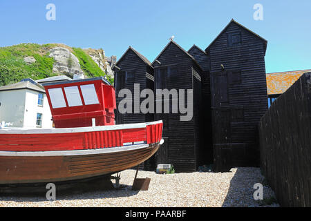 Boutiques du Net, l'historique de haut, en bois noir, hangars, toujours utilisé par les pêcheurs pour stocker leurs engins, à Hastings, East Sussex, UK Banque D'Images