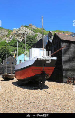 Boutiques du Net, l'historique de haut, en bois noir, hangars, toujours utilisé par les pêcheurs pour stocker leurs engins, à Hastings, East Sussex, UK Banque D'Images