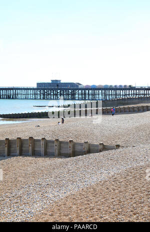 Hastings Pier, moderne reconstruite après avoir été ravagé par un incendie, et un prix d'architecture, sur la côte sud de l'East Sussex, UK Banque D'Images