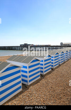 Hastings Pier, moderne reconstruite après avoir été ravagé par un incendie, et un prix d'architecture, sur la côte sud de l'East Sussex, UK Banque D'Images