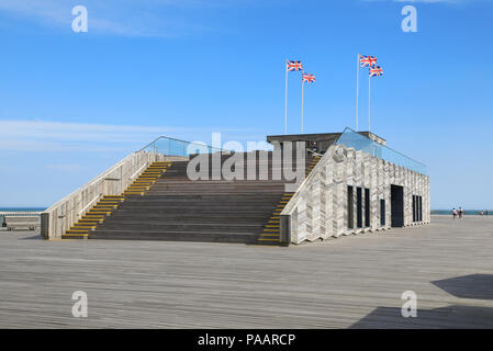 Hastings Pier, moderne reconstruite après avoir été ravagé par un incendie, et un prix d'architecture, sur la côte sud de l'East Sussex, UK Banque D'Images