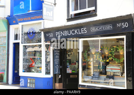 Boutiques excentriques sur l'arbre, dans la vieille ville, à Hastings, sur la côte sud, dans l'East Sussex, UK Banque D'Images