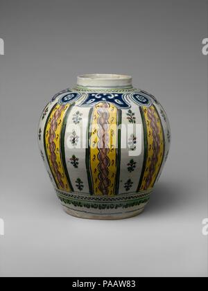 Pot globulaire. Culture : Mexican. Dimensions : H. 10 3/4 in. (27,3 cm) ; Diam. (Base) 6 1/4 in. (15,9 cm). Date : ca. 1800. Musée : Metropolitan Museum of Art, New York, USA. Banque D'Images