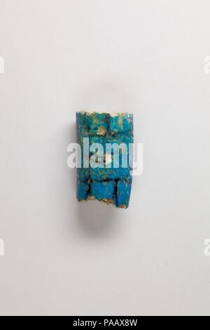 Fragment de bracelet. Dimensions : l. 3 cm (1 3/16 po). Dynastie DYNASTIE : 12-13. Date : ca. 1981-1640 av. J.-C.. Musée : Metropolitan Museum of Art, New York, USA. Banque D'Images