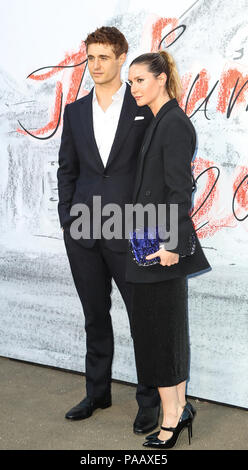 La Fête de l'été 2018 présenté par les galeries Serpentine et Chanel - Arrivées avec : Max Irons, Sophie Pera Où : London, Royaume-Uni Quand : 19 Juin 2018 Crédit : John Rainford/WENN Banque D'Images