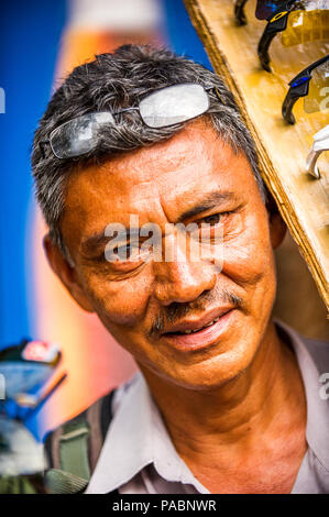 MANAGUA, NICARAGUA - JAN 6, 2012 : Unidentified man portrait du Nicaragua. 69  % des personnes appartiennent à Nicaranguan le groupe ethnique Mestizo Banque D'Images