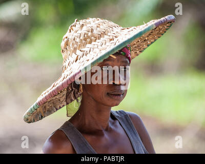 ACCRA, GHANA - mars 3, 2012 : portrait femme ghanéenne non identifiés au Ghana. Les gens souffrent de la pauvreté du Ghana en raison de l'instabilité de la situation économique Banque D'Images