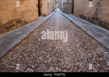 La rue des Chevaliers (Ippoton) dans la vieille ville de Rhodes en Grèce Banque D'Images