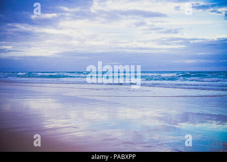 GOLD COAST, AUSTRALIE - Janvier 13th, 2015 : l'océan Pacifique et la plage de Surfers Paradise Banque D'Images