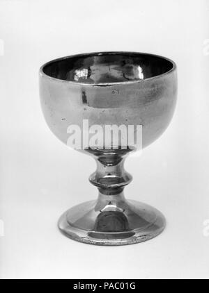 Goblet. Culture : British (marché américain). Dimensions : H. 4 1/2 in. (11,4 cm) ; Diam. 3 1/2 in. (8,9 cm). Date : 1 800-1 830. Musée : Metropolitan Museum of Art, New York, USA. Banque D'Images