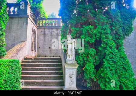 La solitude à balustrade en site de château Buchlovice, République tchèque. Banque D'Images