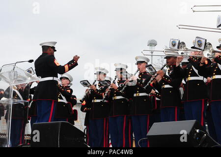 Le Corps des Marines américains Marching Band - New Orleans a réalisé une performance patriotique lors de la Journée de reconnaissance des Forces armées Cérémonie de bienvenue à NRG Park le 2 mars, à la Houston Livestock Show and Rodeo. Plus de 2 000 militaires et leurs familles ont été fournis gratuitement l'entrée au parc et un déjeuner barbecue avant de regarder le rodéo et les Chris Young Concert. (Photo par le Major Joe Odorizzi, officier des affaires publiques de la 13e ESC) Banque D'Images