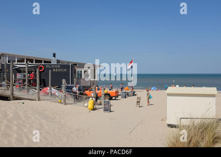 L'Aloha Beach Club, situé sur l'une des nombreuses plages de Zeeland, Pays-Bas. Banque D'Images