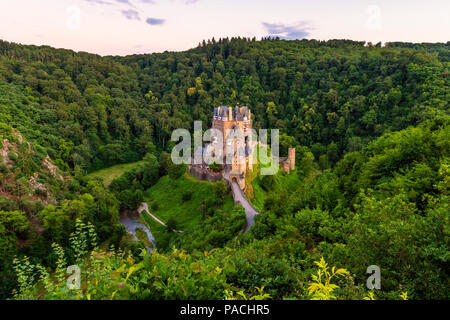 High angle View sur l'Allemagne Château Eltz Banque D'Images