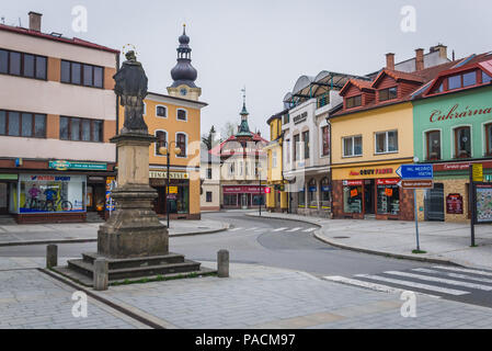 Place du marché de la vieille ville de Roznov pod Radhostem town dans la région de Zlin, République Tchèque Banque D'Images