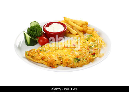 Petit-déjeuner omelette avec frites et garnir Banque D'Images