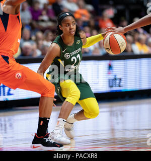 New York, USA. 20 juillet 2018. Jordin Canada Seattle Storm guard (21) au cours d'une tempête de Seattle vs Connecticut Sun match de basket-ball WNBA au Mohegan Sun Arena. Chris Poss/Alamy Live News Banque D'Images