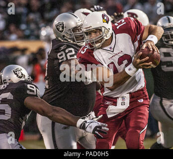 Oakland, Californie, USA. Août 26, 2005. Arizona Cardinals quarterback Kurt Warner (13) le vendredi, 26 août 2005 à Oakland, Californie. Les Cardinaux défait les Raiders 17-16 dans un match pré-saison. Crédit : Al Golub/ZUMA/Alamy Fil Live News Banque D'Images