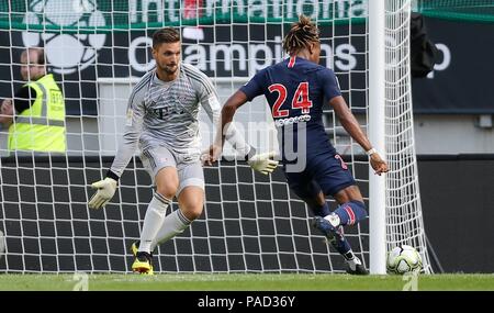 Firo : 21.07.2018, Football, International Champions Cup, la saison 2018, FC Bayern Munich - Paris Saint Germain, Sven Ulreich (FC Bayern), Christopher Nkunku (Paris), des duels | Conditions de crédit dans le monde entier : dpa photo alliance/Alamy Live News Banque D'Images