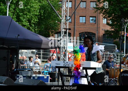 Bashema effectue sur la Cascade comme suit, dans le cadre du Festival 2018 Le port de Bristol Banque D'Images