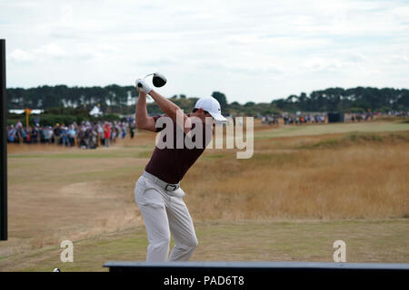 Carnoustie, Angus, au Royaume-Uni. 21 juillet, 2018. L'Irlande du Nord, Rory McIlroy tees off sur le 4e trou lors du troisième tour de la 147e Open Golf Championship Carnoustie Golf Links à Carnoustie, en Écosse, Angus, le 21 juillet 2018. Credit : Koji Aoki/AFLO SPORT/Alamy Live News Banque D'Images