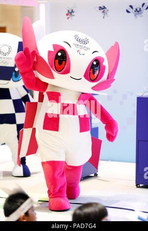 Tokyo, Japon. 22 juillet, 2018. SOMEITY JLUY, 22, 2018 : Tokyo 2020 mascotte olympique Chambre Cérémonie d Ouverture au hibiya Tokyo Midtown, Tokyo, Japon. (Photo par Naoki Morita/AFLO SPORT) Credit : AFLO Co.,Ltd/Alamy Live News Banque D'Images
