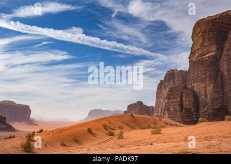 Le désert de Wadi Rum, Jordanie, Moyen-Orient Banque D'Images