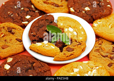 Big chocolate cookies. Banque D'Images