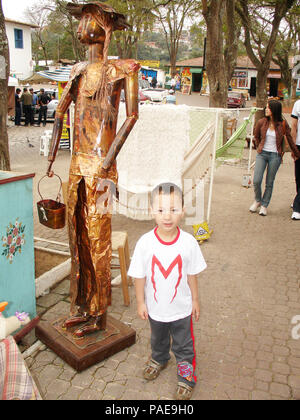 Enfant, Craft, Embu das Artes, São Paulo, Brésil Banque D'Images