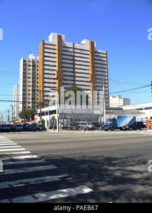 Trafic, Domingos de Moraes Avenue, Vila Mariana, São Paulo, Brésil Banque D'Images