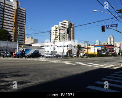 Trafic, Domingos de Moraes Avenue, Vila Mariana, São Paulo, Brésil Banque D'Images