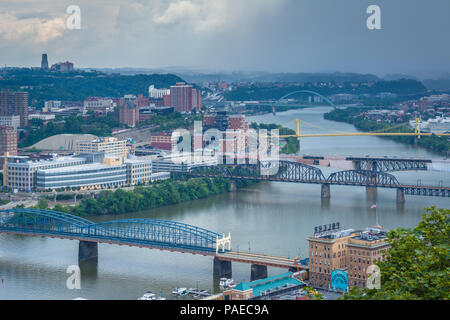 Ponts sur la rivière Monongahela, à Pittsburgh, Pennsylvanie Banque D'Images