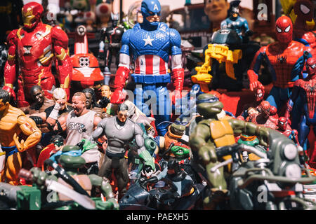 Arrière-plan de super héros action figures jouets. Banque D'Images